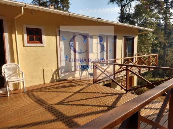 CASA ESPETACULAR EM CONDOMÍNIO FECHADO – CAMPOS DO JORDÃO