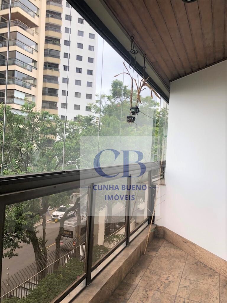 APARTAMENTO COM ÓTIMA VISTA NO CAMPO BELO APARTAMENTO COM ÓTIMA VISTA NO CAMPO BELO