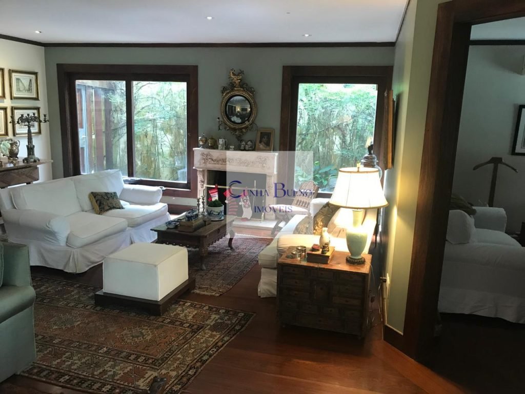 CASA FANTÁSTICA COM JARDIM E PISCINA NO ALTO DE PINHEIROS CASA FANTÁSTICA COM JARDIM E PISCINA NO ALTO DE PINHEIROS