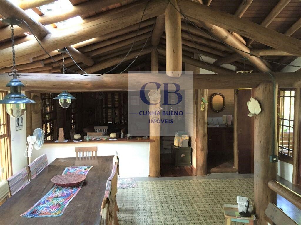 CASA À VENDA EM CONDOMÍNIO COBIÇADO DE UBATUBA CASA À VENDA EM CONDOMÍNIO COBIÇADO DE UBATUBA