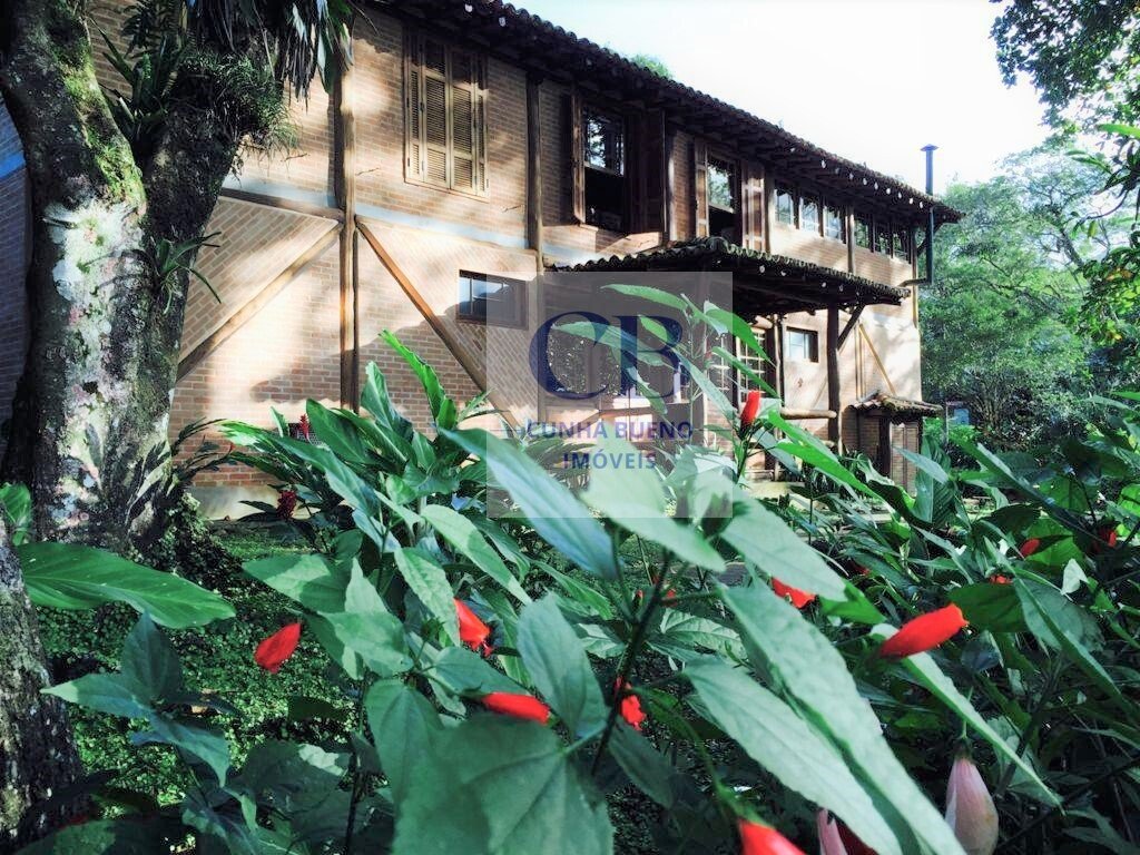CASA À VENDA EM CONDOMÍNIO COBIÇADO DE UBATUBA CASA À VENDA EM CONDOMÍNIO COBIÇADO DE UBATUBA