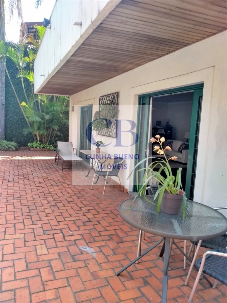 CASA NO MORUMBI PARA VENDA – MUITA LUZ E AMPLOS ESPAÇOS CASA NO MORUMBI PARA VENDA – MUITA LUZ E AMPLOS ESPAÇOS