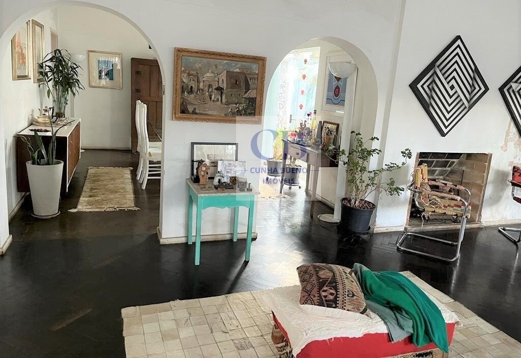CASA COM MUITO ESPAÇO NO PACAEMBU