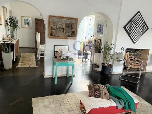 CASA COM MUITO ESPAÇO NO PACAEMBU