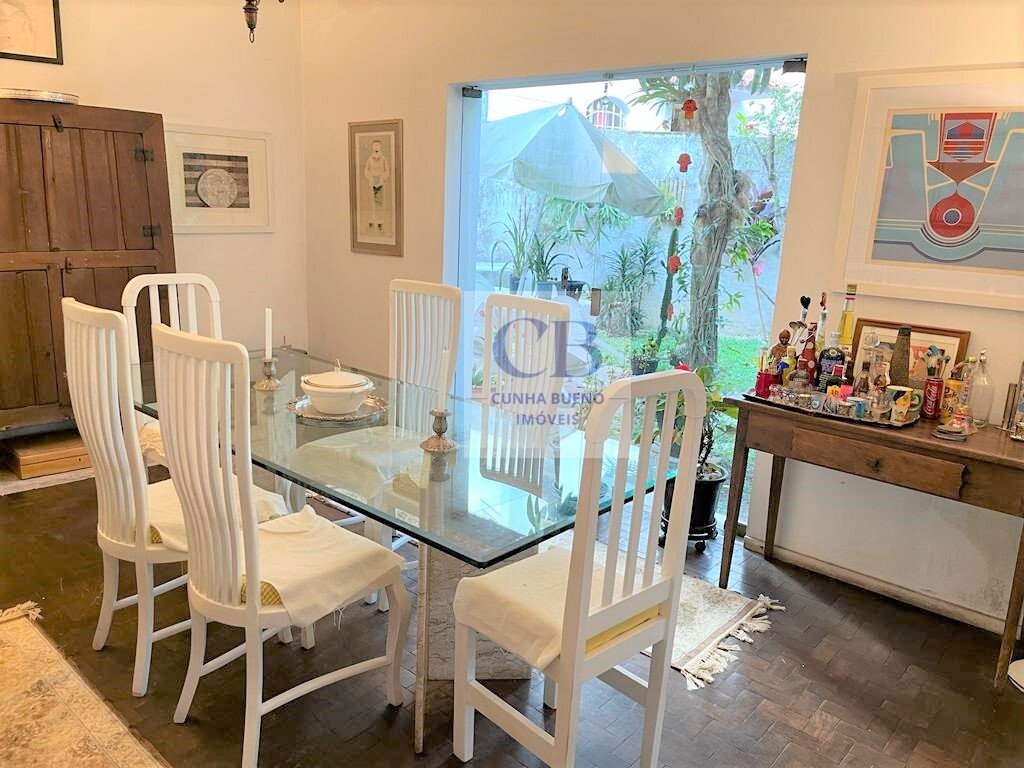 CASA COM MUITO ESPAÇO NO PACAEMBU