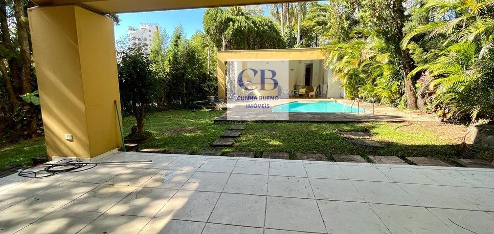 CASA COM BASTANTE ESPAÇO NO REAL PARQUE CASA COM BASTANTE ESPAÇO NO REAL PARQUE