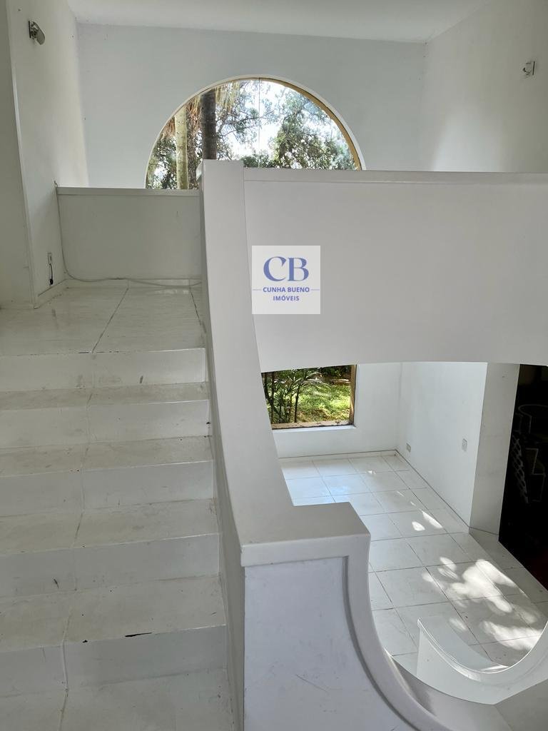 CASA COM BASTANTE ESPAÇO NO REAL PARQUE CASA COM BASTANTE ESPAÇO NO REAL PARQUE