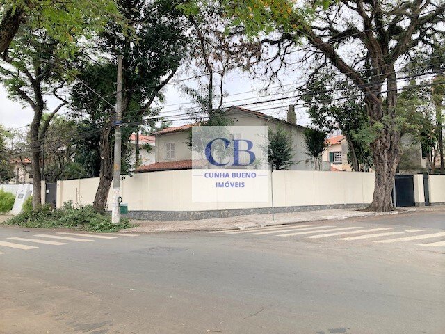 CASA ANTIGA PARA REFORMA TOTAL OU DEMOLIÇÃO