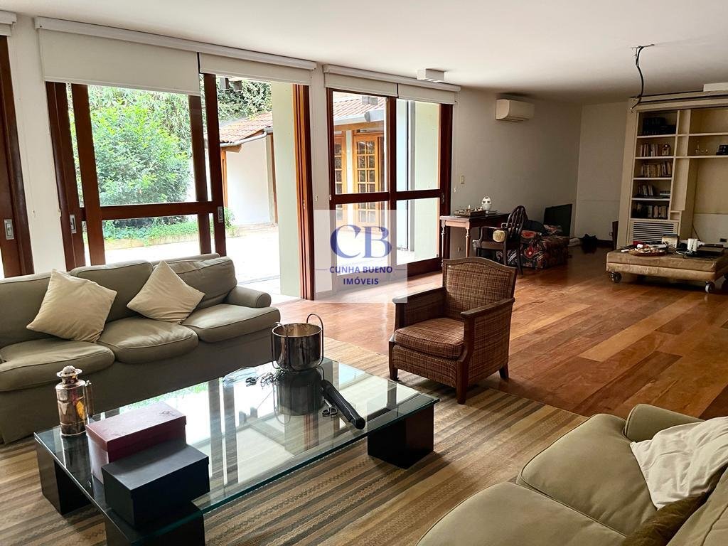 CASA INCRÍVEL NO ALTO DE PINHEIROS – 6 VAGAS DE GARAGEM