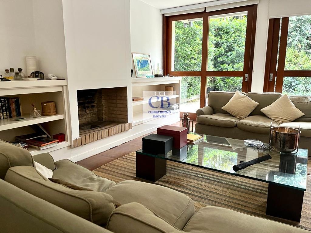 CASA INCRÍVEL NO ALTO DE PINHEIROS – 6 VAGAS DE GARAGEM