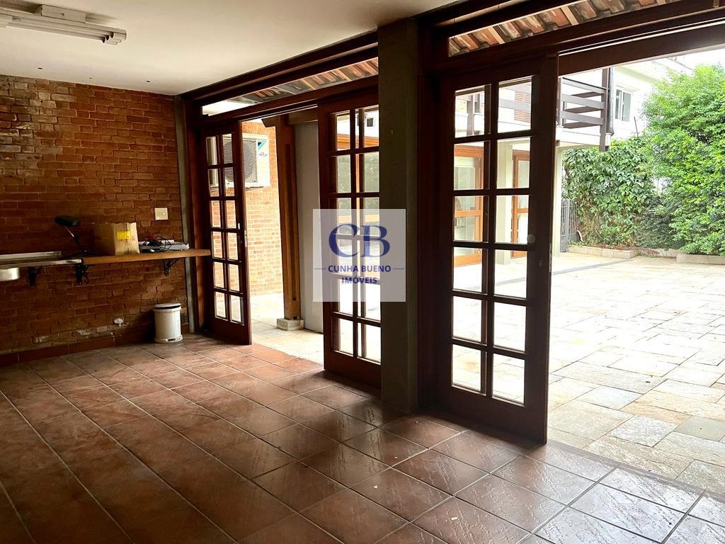 CASA INCRÍVEL NO ALTO DE PINHEIROS – 6 VAGAS DE GARAGEM