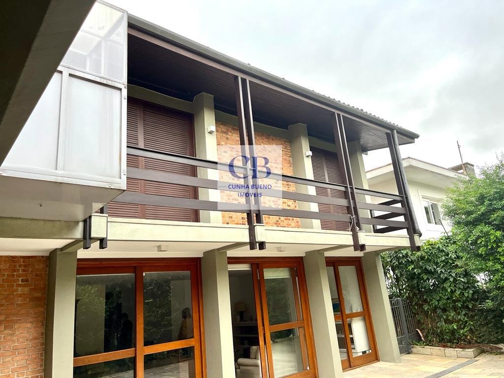 CASA INCRÍVEL NO ALTO DE PINHEIROS – 6 VAGAS DE GARAGEM