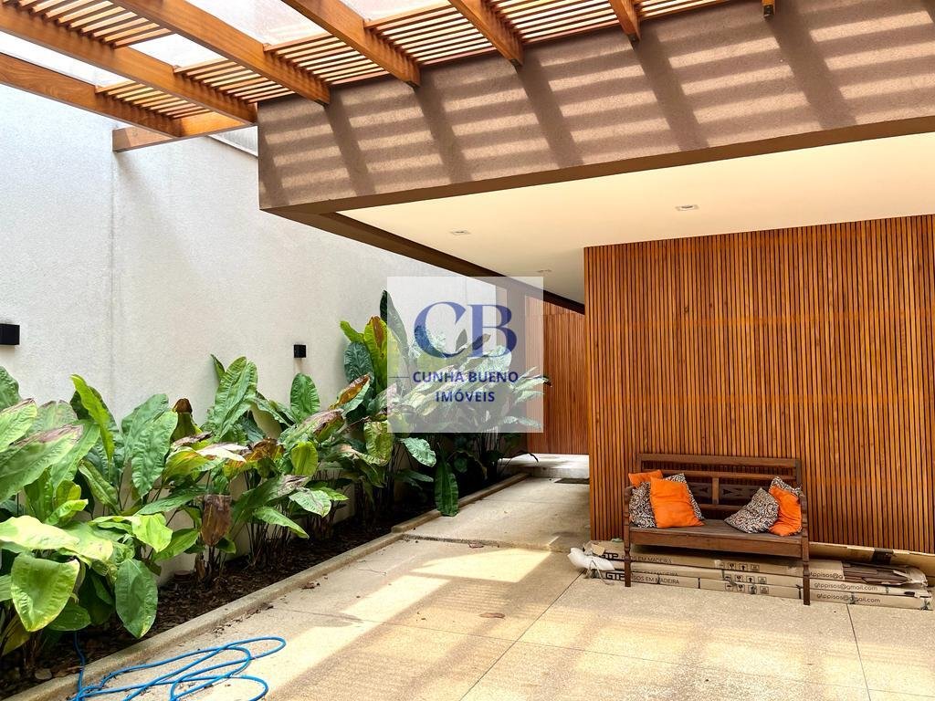 CASA INCRÍVEL NO JARDIM PAULISTA CASA INCRÍVEL NO JARDIM PAULISTA