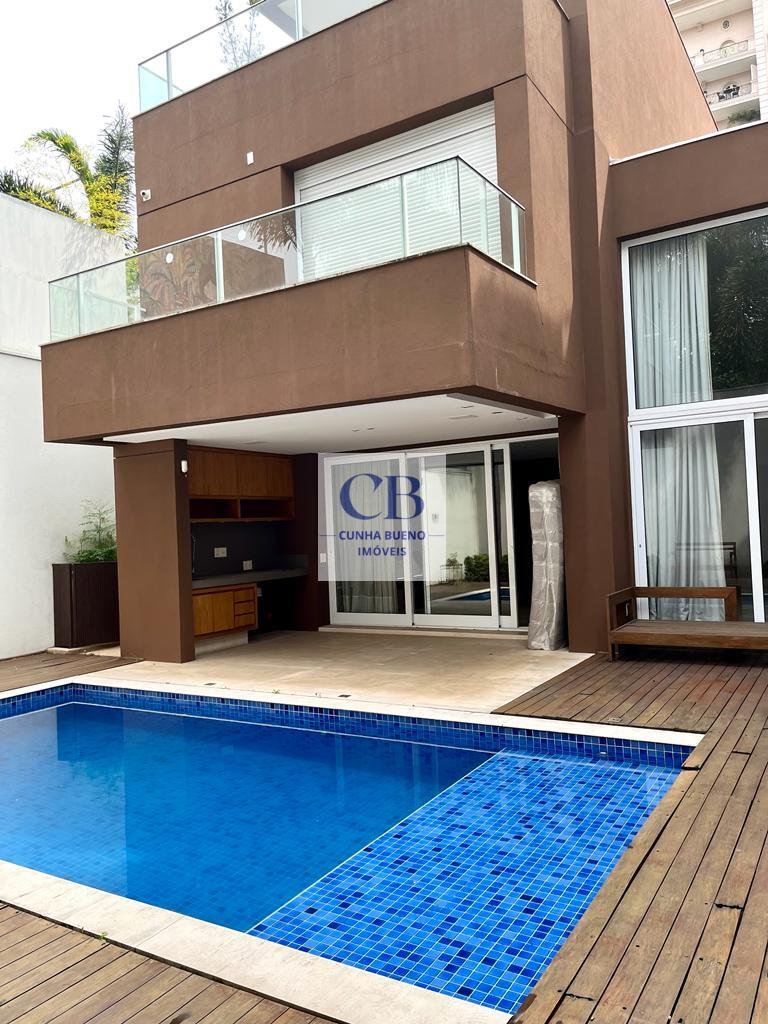 CASA INCRÍVEL NO JARDIM PAULISTA CASA INCRÍVEL NO JARDIM PAULISTA