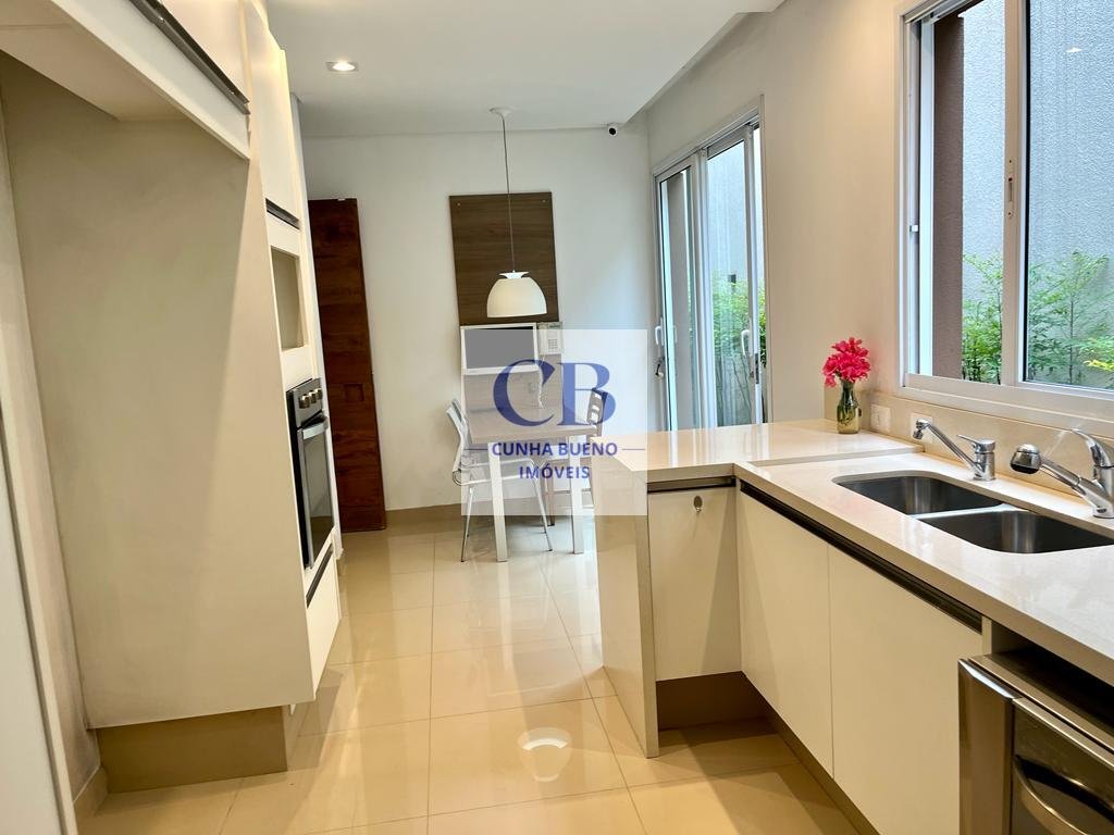 CASA INCRÍVEL NO JARDIM PAULISTA CASA INCRÍVEL NO JARDIM PAULISTA