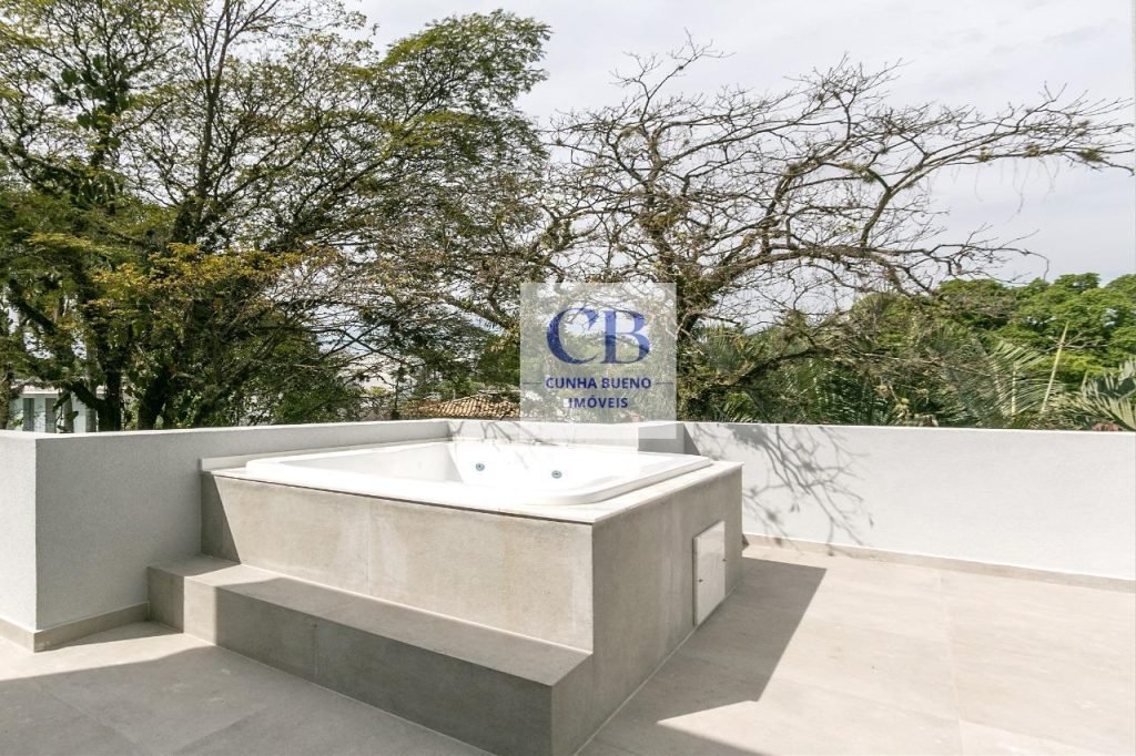 CASA IMPECÁVEL E TOTALMENTE REFORMADA NO JARDIM EUROPA CASA IMPECÁVEL E TOTALMENTE REFORMADA NO JARDIM EUROPA