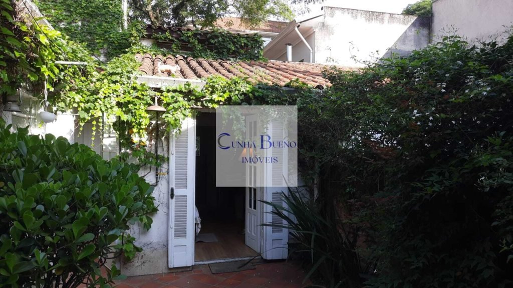 CASA EM LOCALIZAÇÃO PRIVILEGIADA NO JARDIM AMÉRICA CASA EM LOCALIZAÇÃO PRIVILEGIADA NO JARDIM AMÉRICA