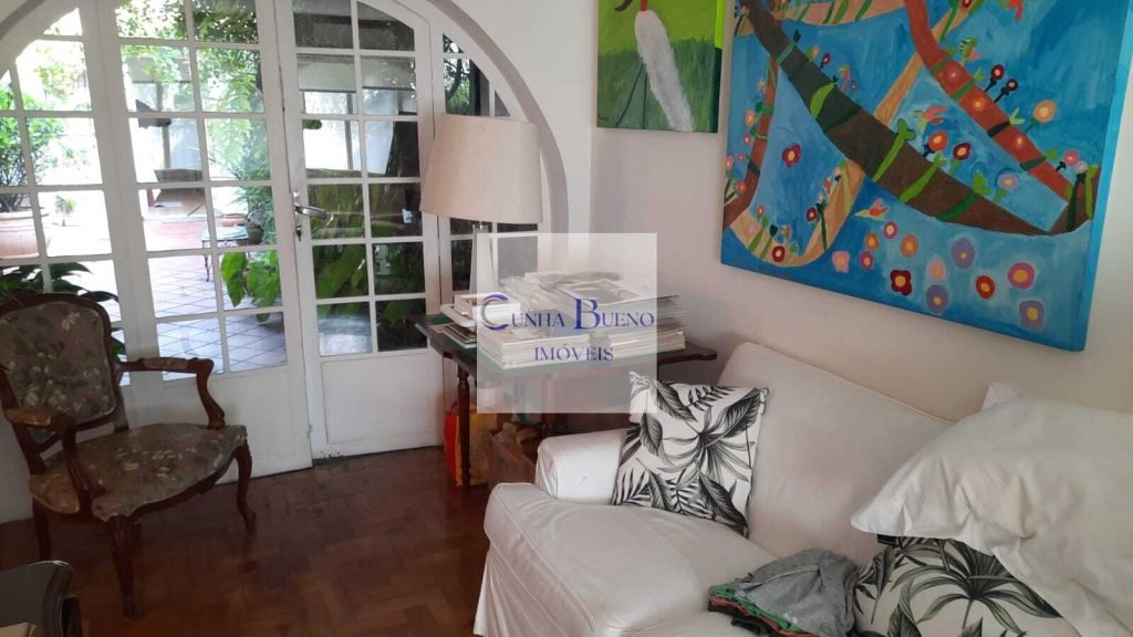 CASA EM LOCALIZAÇÃO PRIVILEGIADA NO JARDIM AMÉRICA CASA EM LOCALIZAÇÃO PRIVILEGIADA NO JARDIM AMÉRICA