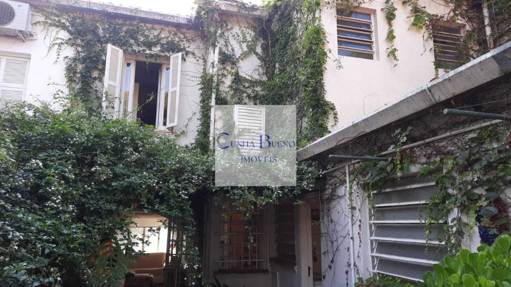 CASA EM LOCALIZAÇÃO PRIVILEGIADA NO JARDIM AMÉRICA CASA EM LOCALIZAÇÃO PRIVILEGIADA NO JARDIM AMÉRICA