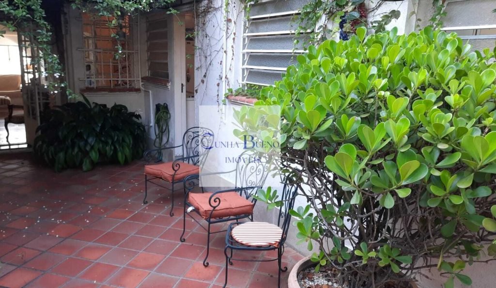 CASA EM LOCALIZAÇÃO PRIVILEGIADA NO JARDIM AMÉRICA CASA EM LOCALIZAÇÃO PRIVILEGIADA NO JARDIM AMÉRICA