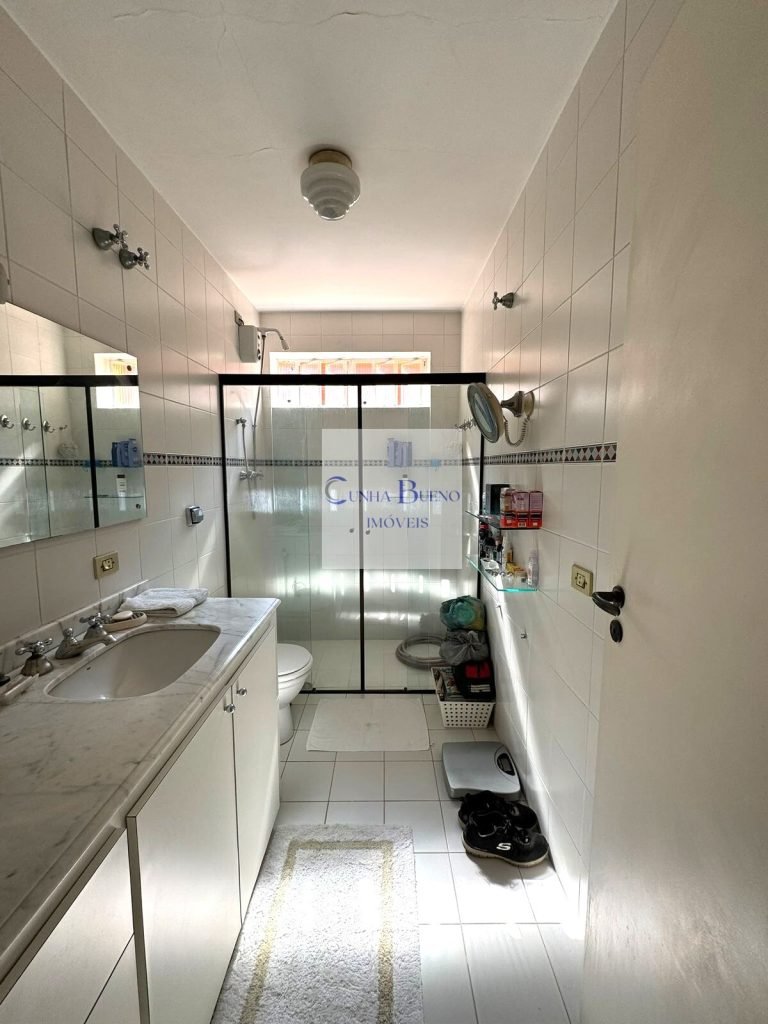 CASA EM EXCELENTE LOCALIZAÇÃO NO JARDIM PAULISTA