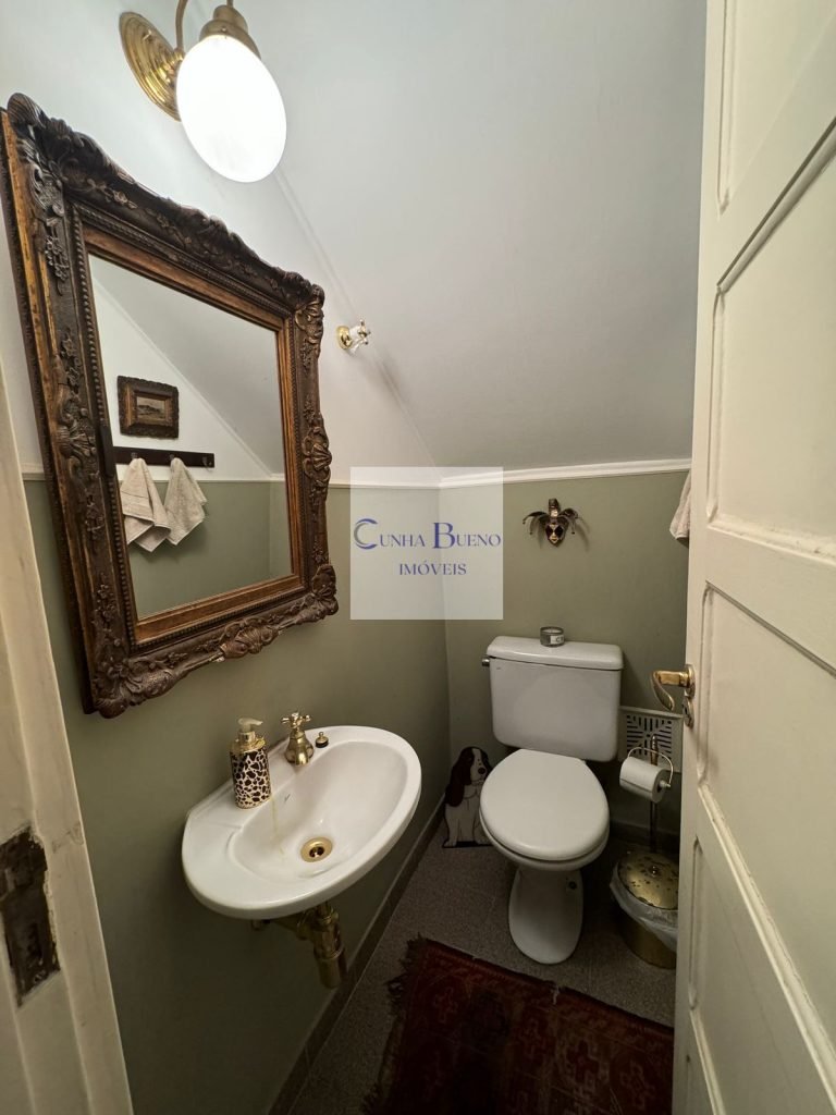 CASA EM EXCELENTE LOCALIZAÇÃO NO JARDIM PAULISTA