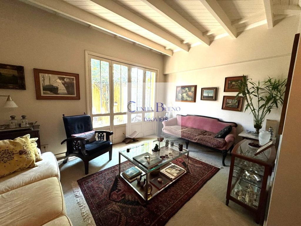 CASA EM EXCELENTE LOCALIZAÇÃO NO JARDIM PAULISTA