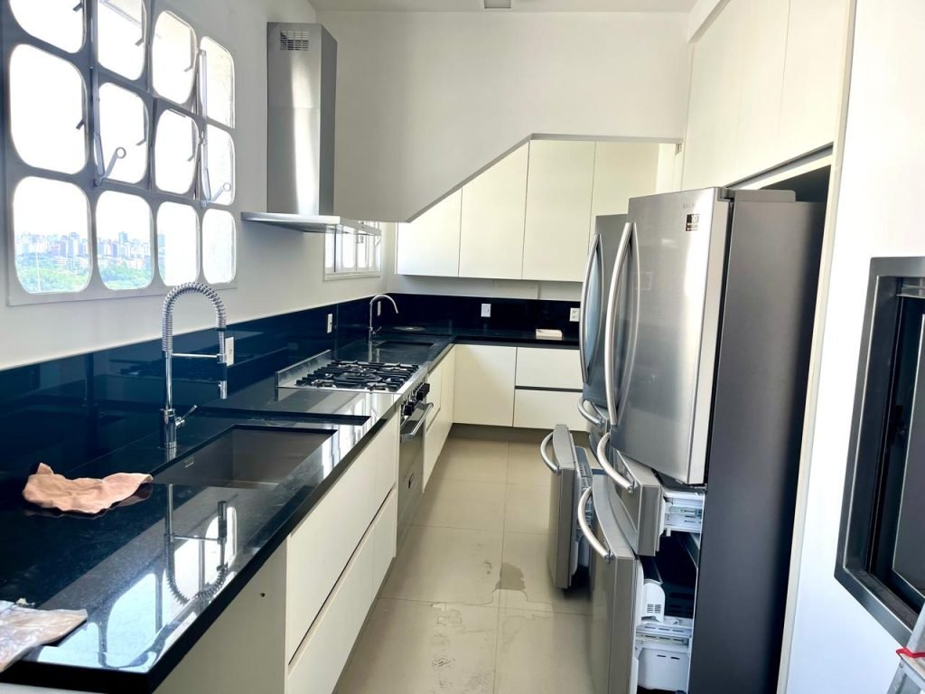 COBERTURA MARAVILHOSA NOS JARDINS – 4 VAGAS DE GARAGEM COBERTURA MARAVILHOSA NOS JARDINS – 4 VAGAS DE GARAGEM