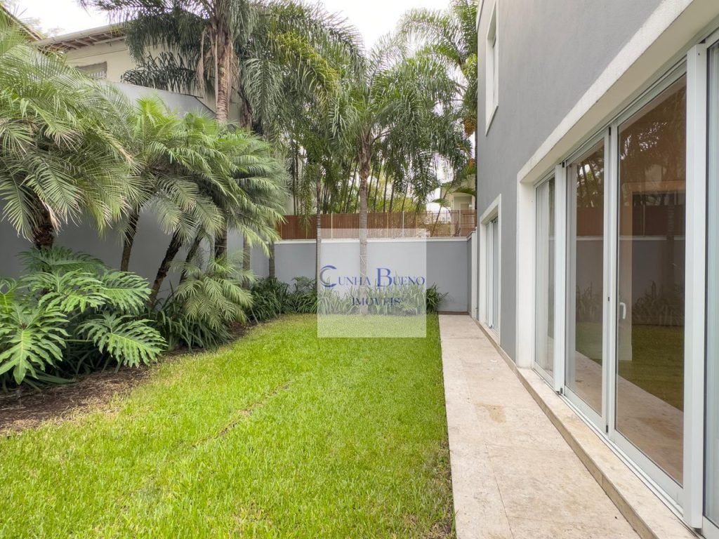 CASA PARA LOCAÇÃO NOS JARDINS – 4 VAGAS DE GARAGEM CASA PARA LOCAÇÃO NOS JARDINS – 4 VAGAS DE GARAGEM