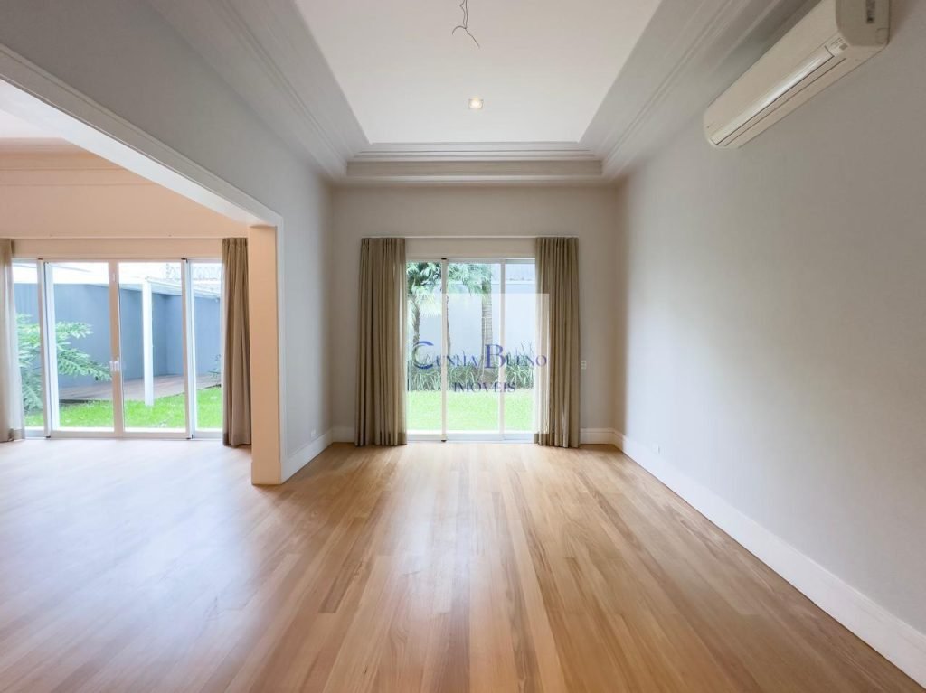 CASA PARA LOCAÇÃO NOS JARDINS – 4 VAGAS DE GARAGEM CASA PARA LOCAÇÃO NOS JARDINS – 4 VAGAS DE GARAGEM