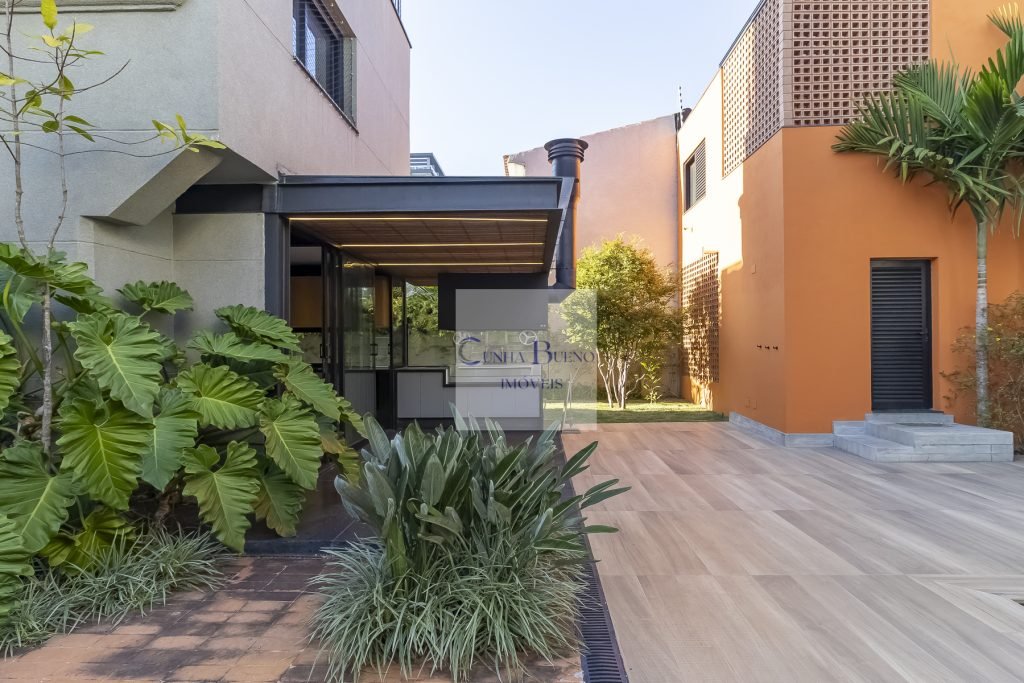 CASA IMPECÁVEL NO JARDIM PAULISTA – Projeto Mario Mazza CASA IMPECÁVEL NO JARDIM PAULISTA – Projeto Mario Mazza