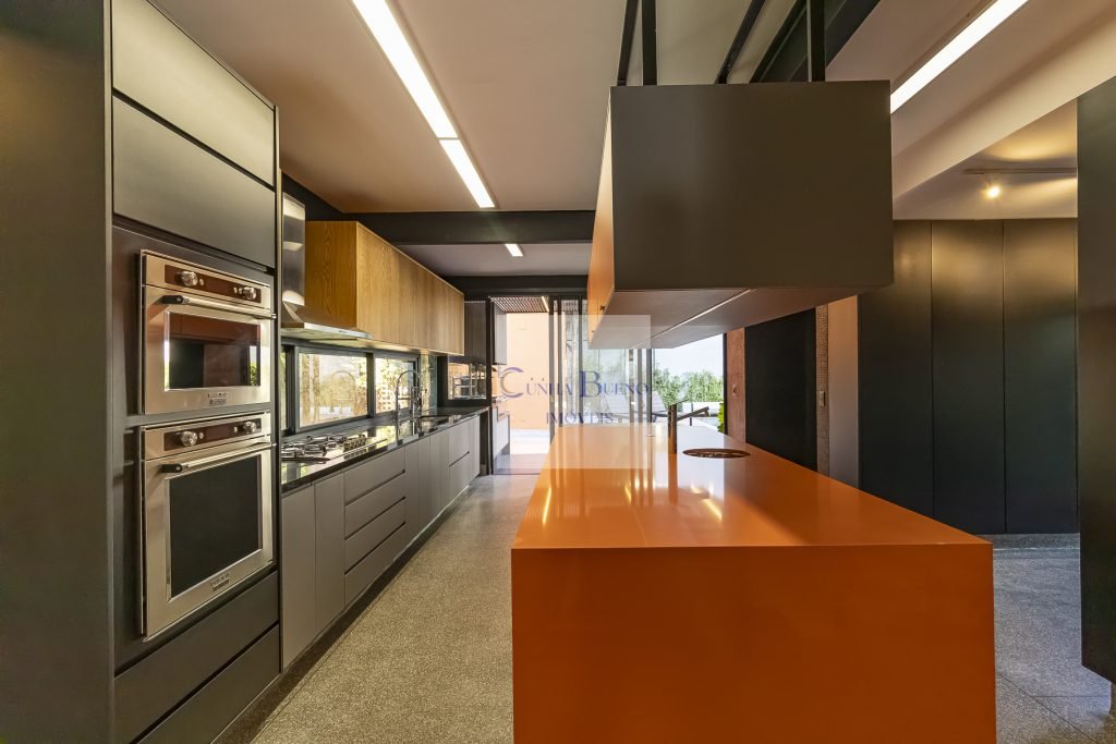 CASA IMPECÁVEL NO JARDIM PAULISTA – Projeto Mario Mazza CASA IMPECÁVEL NO JARDIM PAULISTA – Projeto Mario Mazza