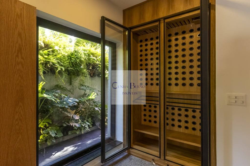 CASA IMPECÁVEL NO JARDIM PAULISTA – Projeto Mario Mazza CASA IMPECÁVEL NO JARDIM PAULISTA – Projeto Mario Mazza