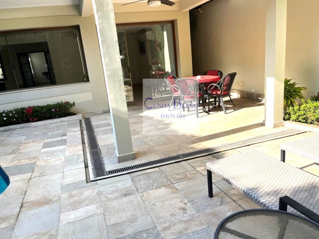 CASA NO JARDIM EUROPA – EM RUA TRANQUILA E EXCELENTE LOCALIZAÇÃO CASA NO JARDIM EUROPA – EM RUA TRANQUILA E EXCELENTE LOCALIZAÇÃO