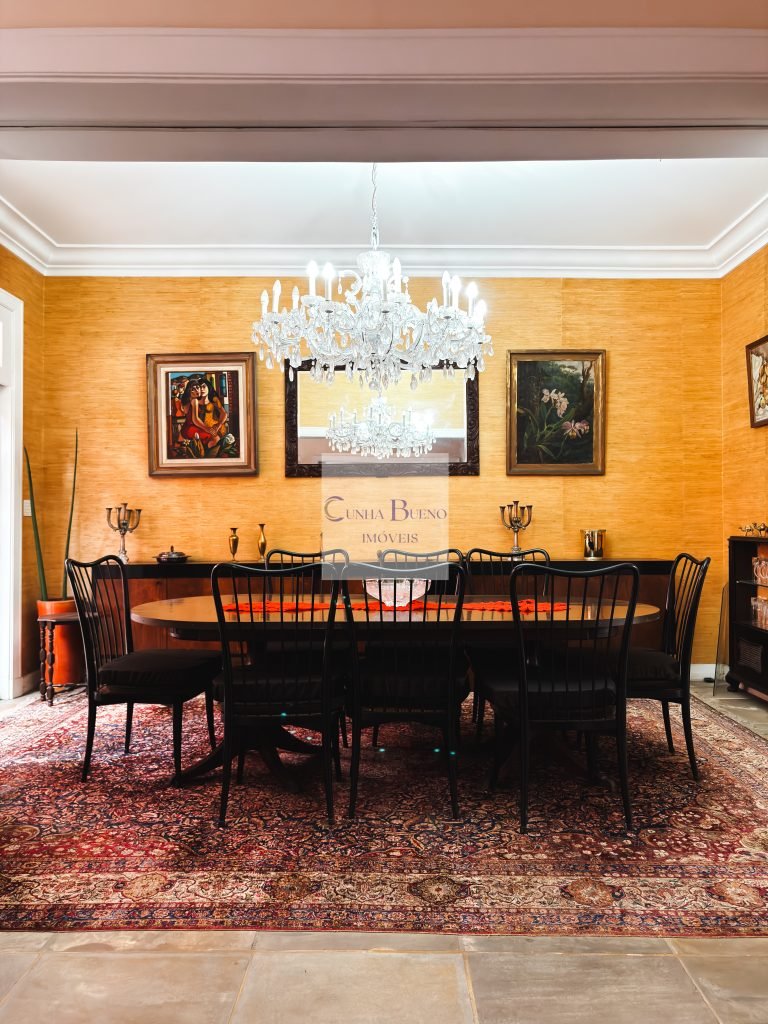 CASA À VENDA NO JARDIM AMÉRICA – 5 VAGAS DE GARAGEM