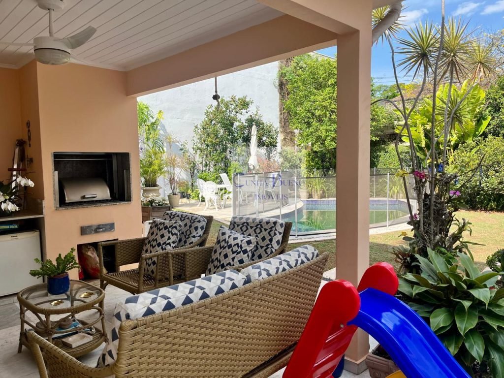 CASA NO JARDIM EUROPA – PISCINA E 3 VAGAS DE GARAGEM