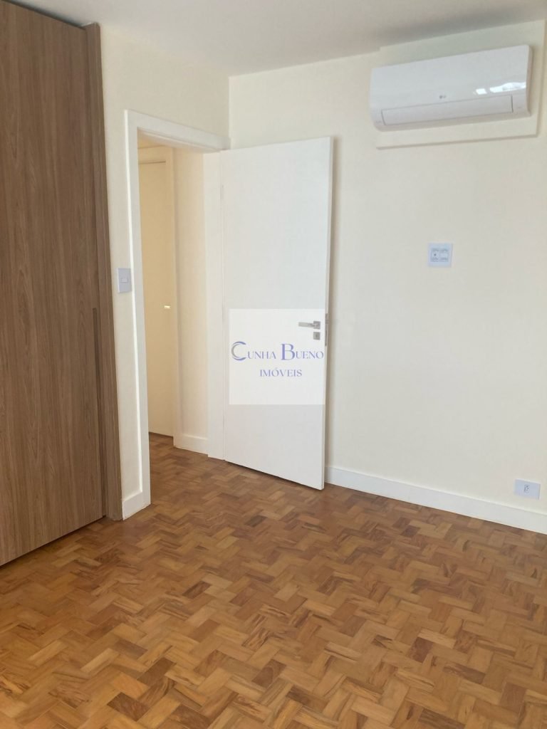 APARTAMENTO REFORMADO NA RUA QUELUZ – LUGAR TRANQUILO MAS PERTO DE TUDO!