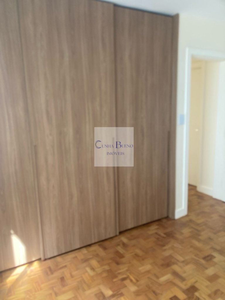 APARTAMENTO REFORMADO NA RUA QUELUZ – LUGAR TRANQUILO MAS PERTO DE TUDO!