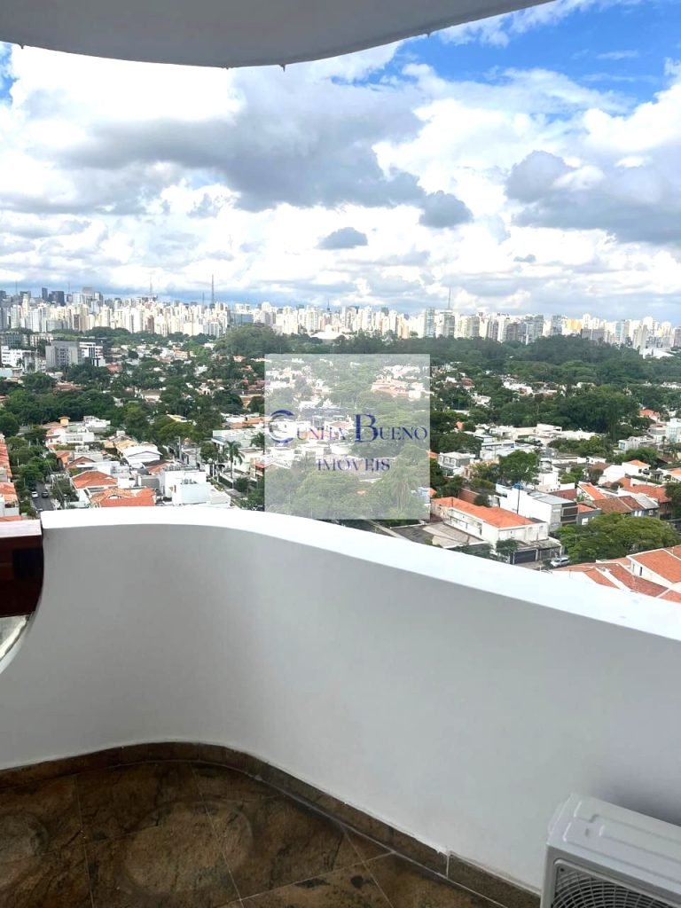 COBERTURA COM VISTA DEFINITIVA PARA O IBIRAPUERA, PAULISTA E JARDINS – LOCAÇÃO