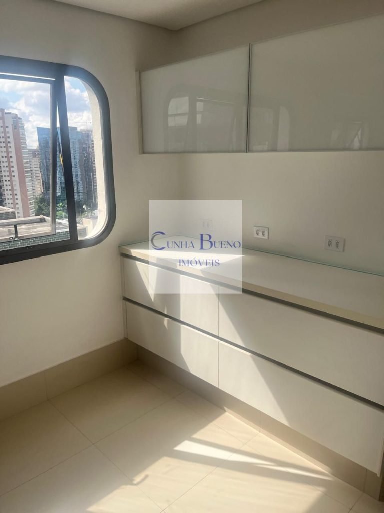 COBERTURA COM VISTA DEFINITIVA PARA O IBIRAPUERA, PAULISTA E JARDINS – LOCAÇÃO