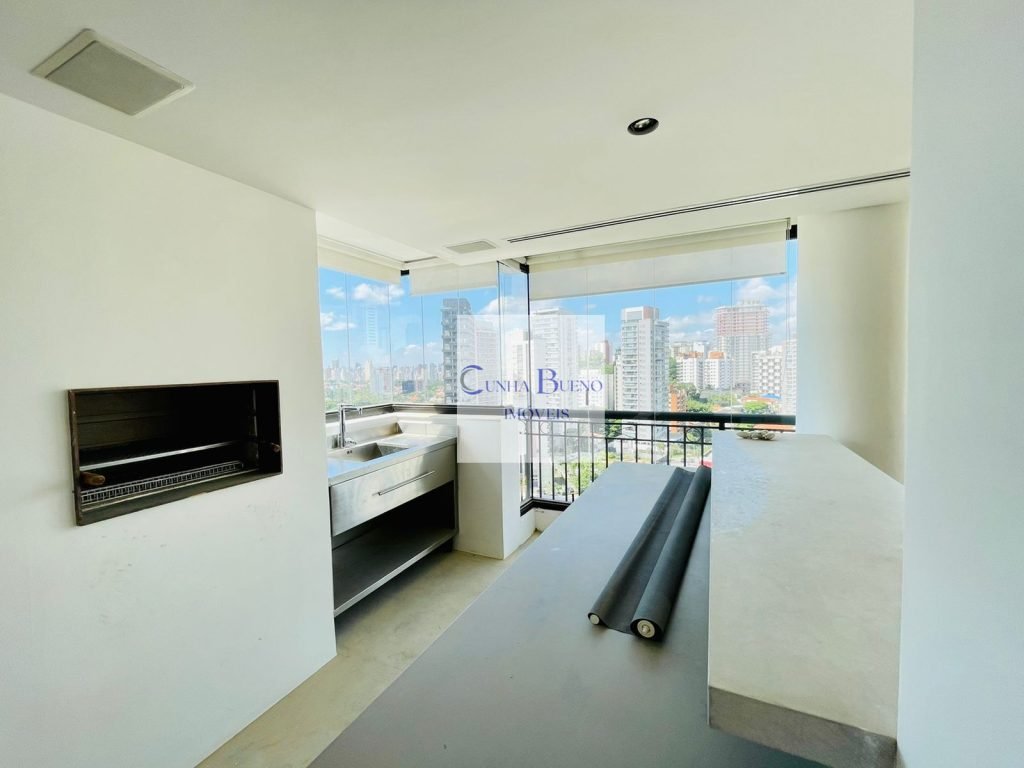 EXCELENTE APARTAMENTO COM VISTA EXCEPCIONAL – REFORMADO EM PERDIZES