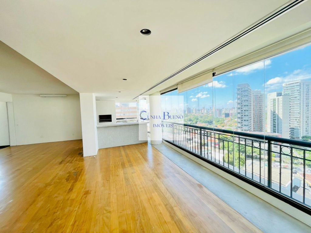 EXCELENTE APARTAMENTO COM VISTA EXCEPCIONAL – REFORMADO EM PERDIZES
