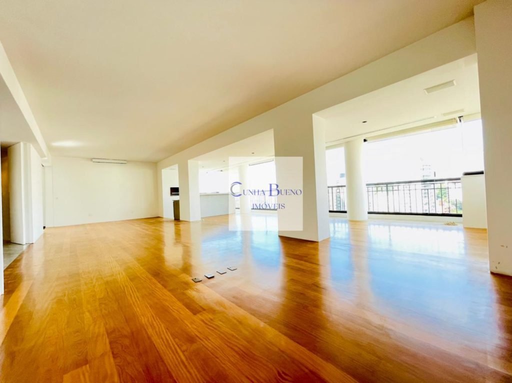 EXCELENTE APARTAMENTO COM VISTA EXCEPCIONAL – REFORMADO EM PERDIZES