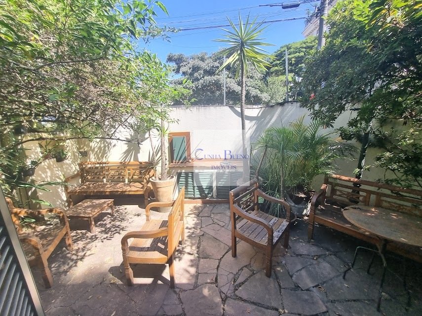 CASA EM RUA EXCELENTE DO JARDIM PAULISTA – PRÓXIMA A IGREJA SÃO GABRIEL