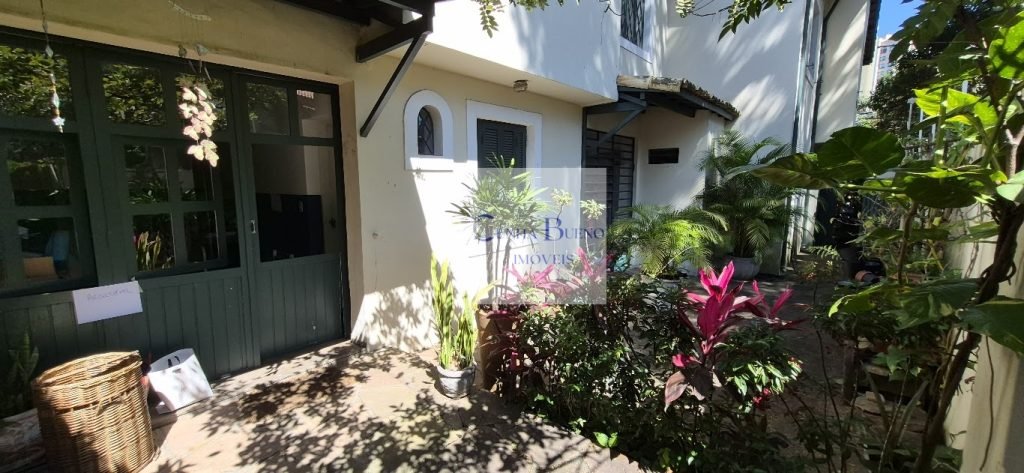 CASA EM RUA EXCELENTE DO JARDIM PAULISTA – PRÓXIMA A IGREJA SÃO GABRIEL