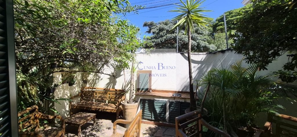 CASA EM RUA EXCELENTE DO JARDIM PAULISTA – PRÓXIMA A IGREJA SÃO GABRIEL