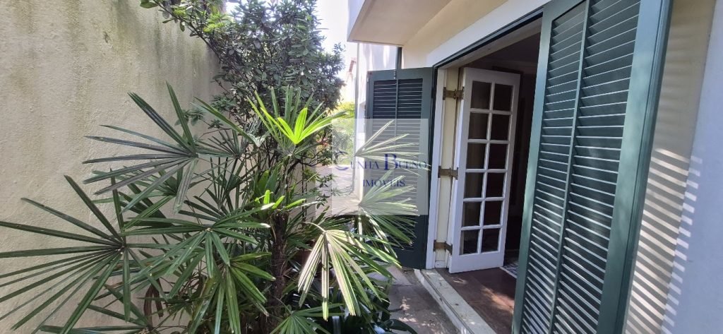 CASA EM RUA EXCELENTE DO JARDIM PAULISTA – PRÓXIMA A IGREJA SÃO GABRIEL