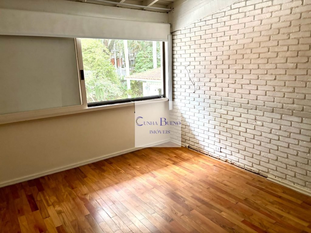 CASA COM EXCELENTE ESPAÇO NO ALTO DE PINHEIROS