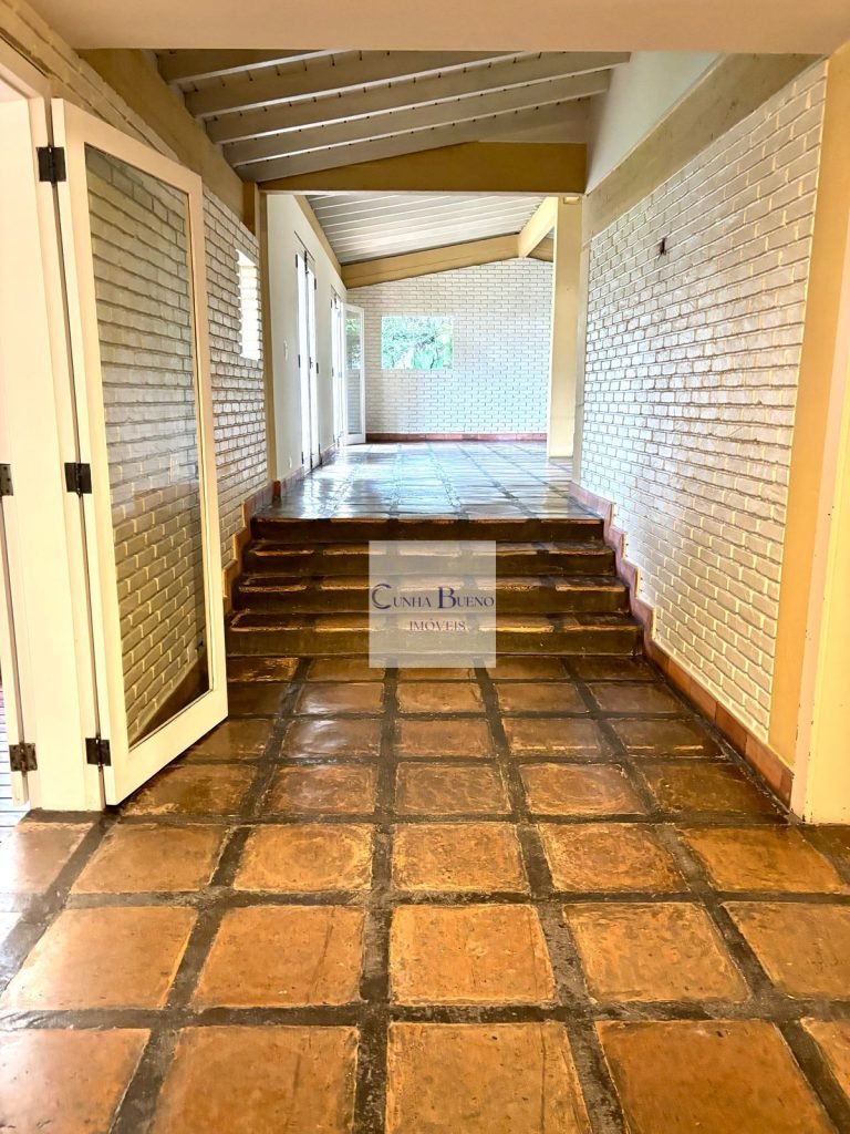 CASA COM EXCELENTE ESPAÇO NO ALTO DE PINHEIROS