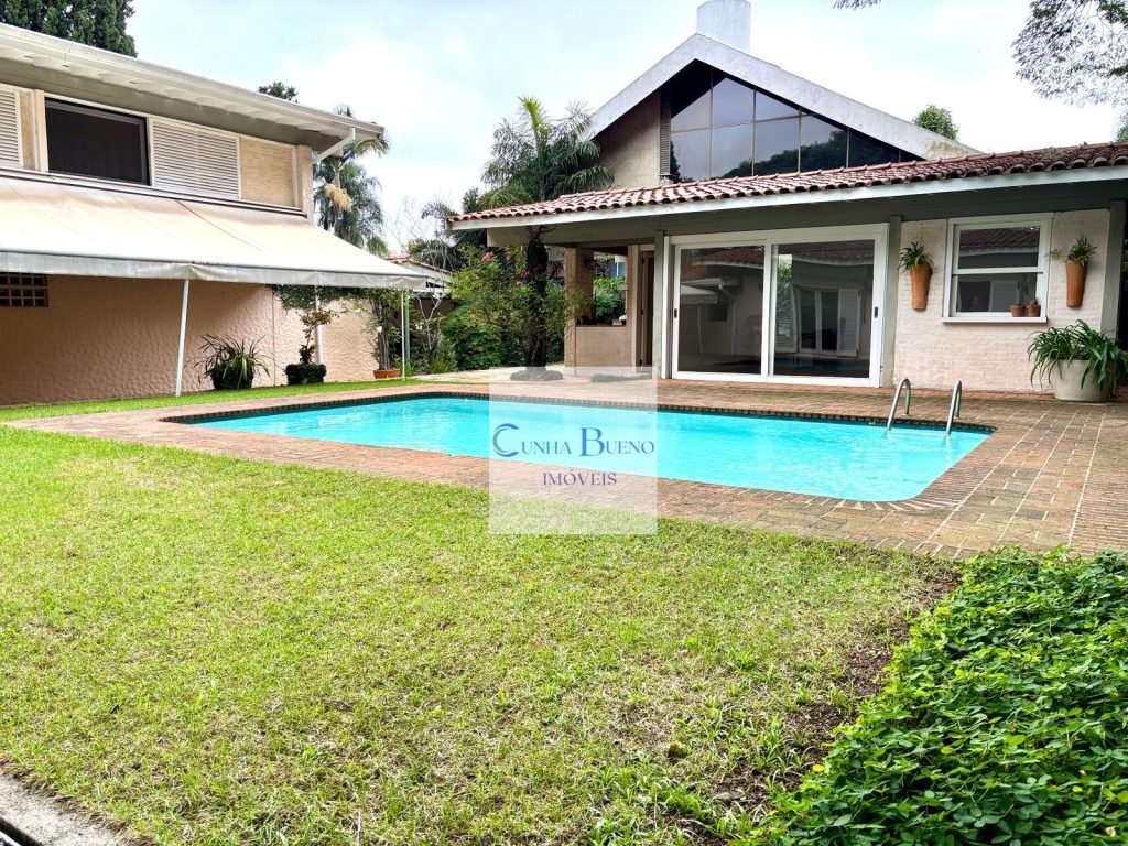 CASA COM EXCELENTE ESPAÇO NO ALTO DE PINHEIROS
